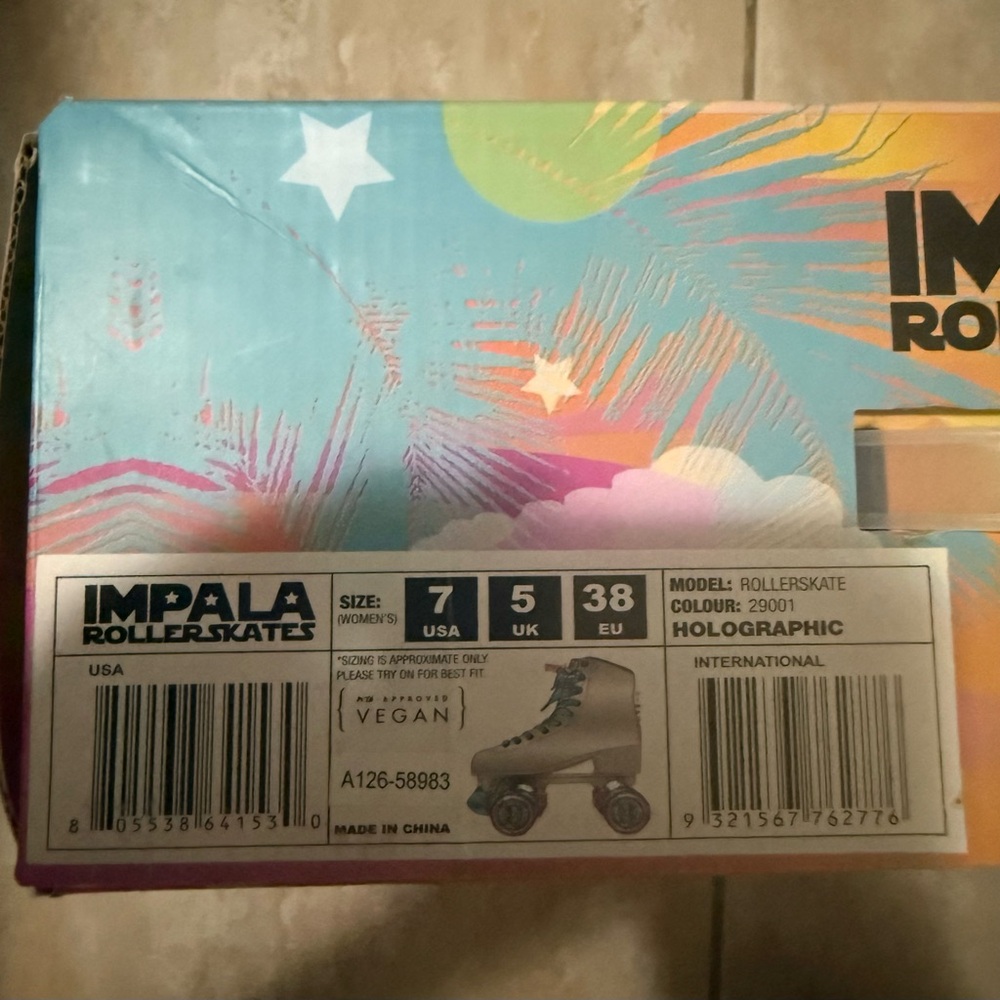Holographic Roller Skates - Picture 4 of 4